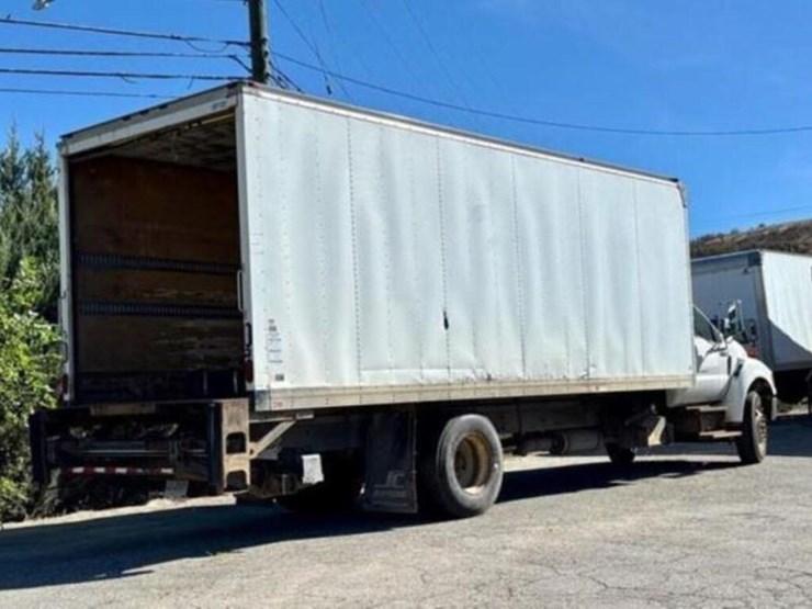 2013-ford-f750-xl-image-3