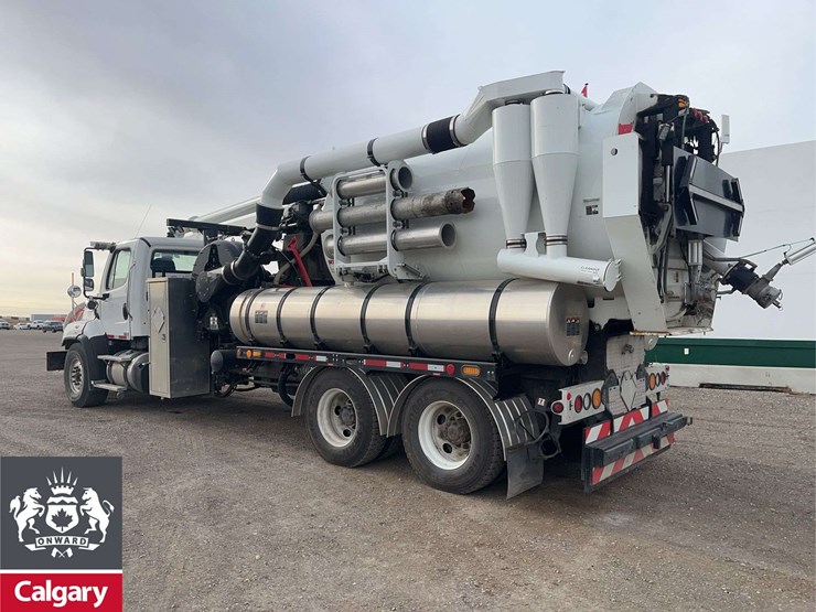 2019-freightliner-114sd-image-3