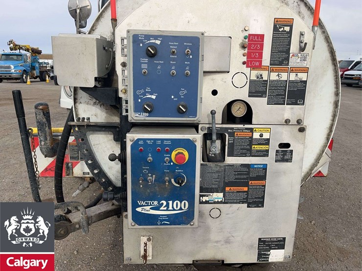 2019-freightliner-114sd-image-18