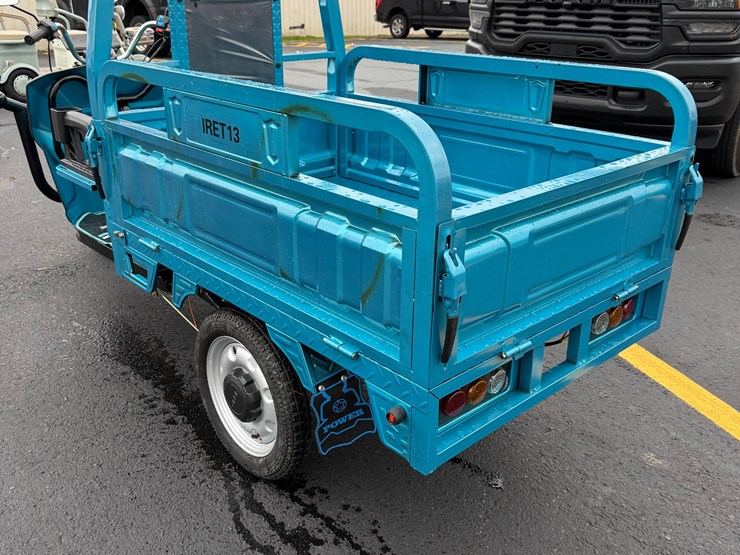 #152-•-iret13-electric-scooter-image-2