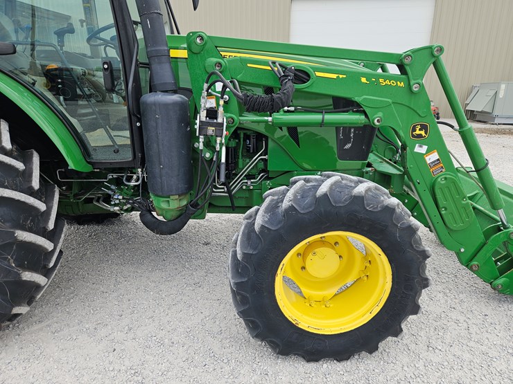 2017-john-deere-6105e-image-20