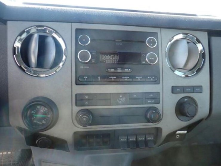 2013-ford-f750-image-19