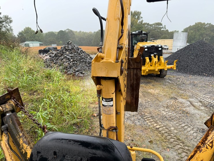 #22581-•-inop-ford-550d-backhoe-loader-image-25