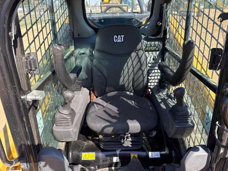 2023-caterpillar-299d3-image-20