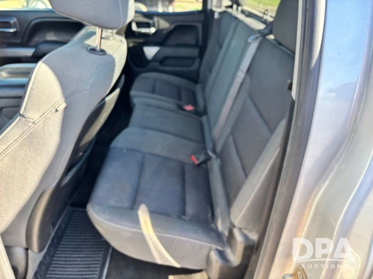 2015-chevrolet-silverado-image-63