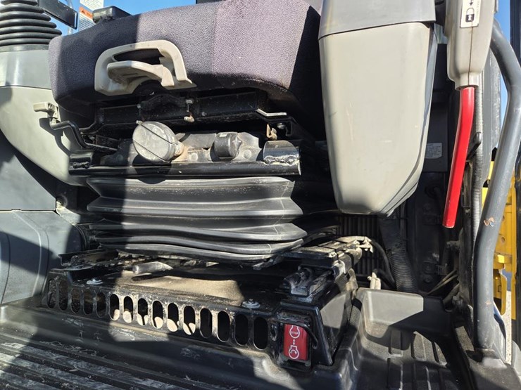 2021-komatsu-pc130-image-59