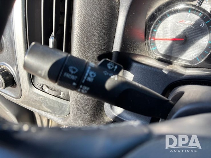 2015-chevrolet-silverado-image-75