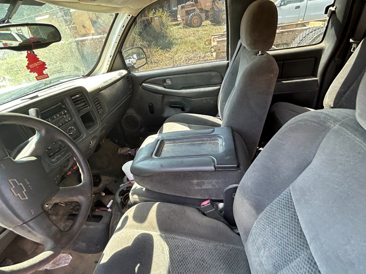 2007-chevrolet-silverado-image-32