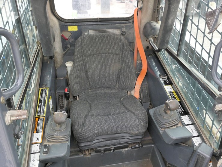 2018-deere-331g-image-28