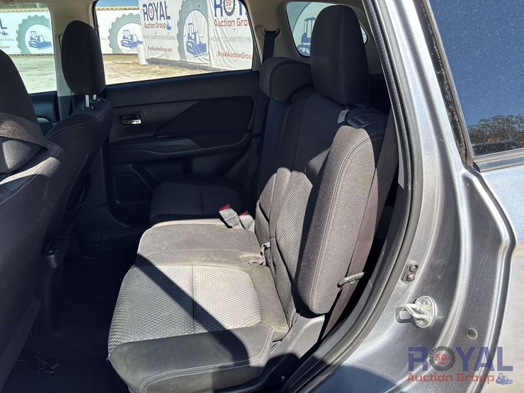 2016-mitsubishi-outlander-image-23