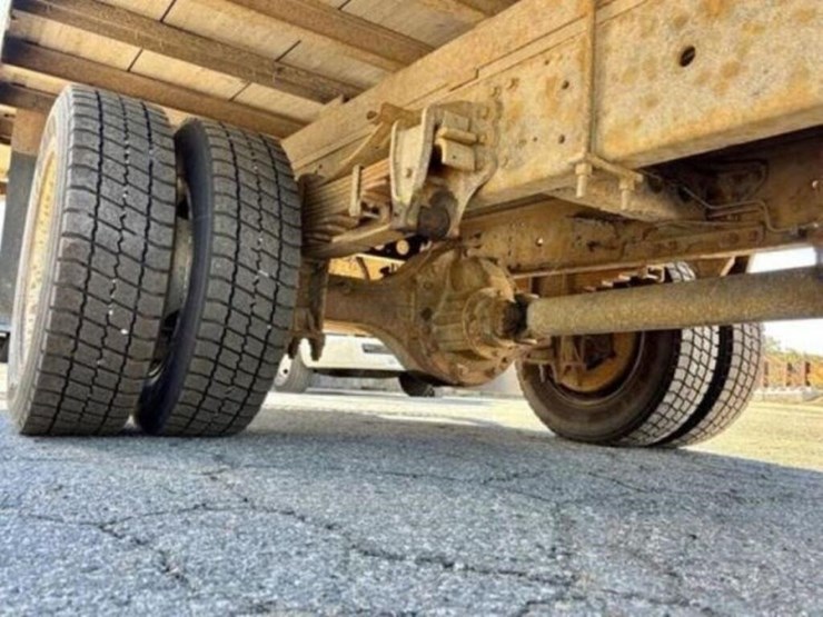 2010-hino-258-image-37