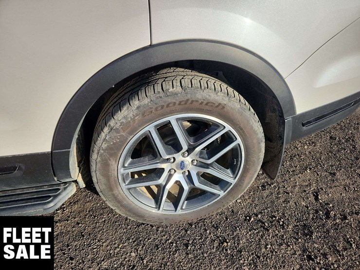 2018-ford-explorer-image-12