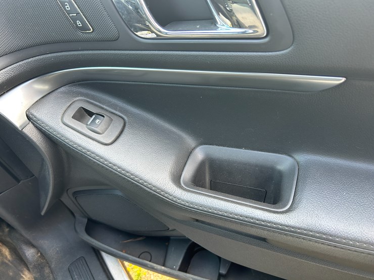 2013-ford-explorer-image-39