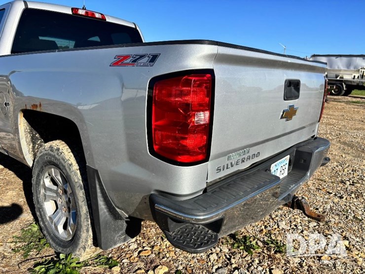 2015-chevrolet-silverado-image-33