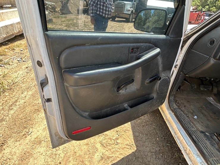 2007-chevrolet-silverado-image-18