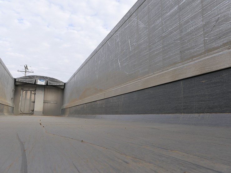 2019-genesis-34'-x-96"-image-13