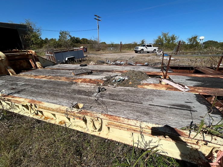 #22567-•-cw-4373-44'-t/a-fixed-neck-lowboy-trailer-cw-94-image-9