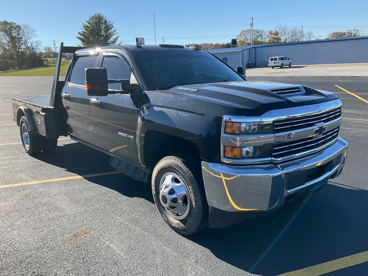 2017-chevrolet-silverado-image-3