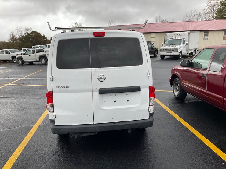 2017-nissan-nv200-image-3