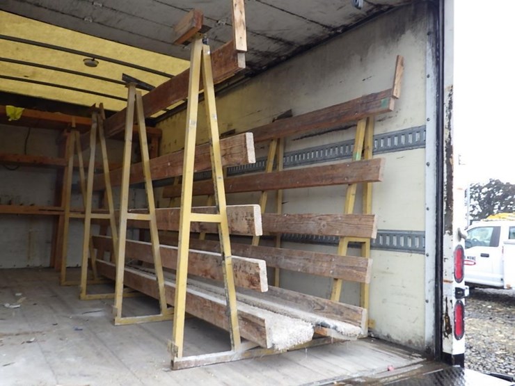 2009-isuzu-npr-image-13