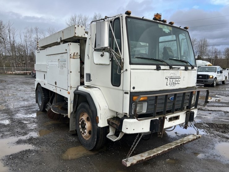 1997-ford-cf8000-image-2