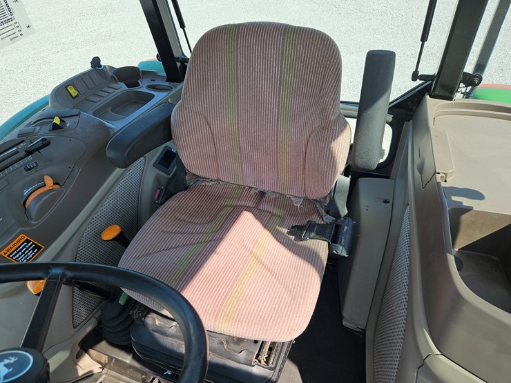 2021-john-deere-6135e-image-7