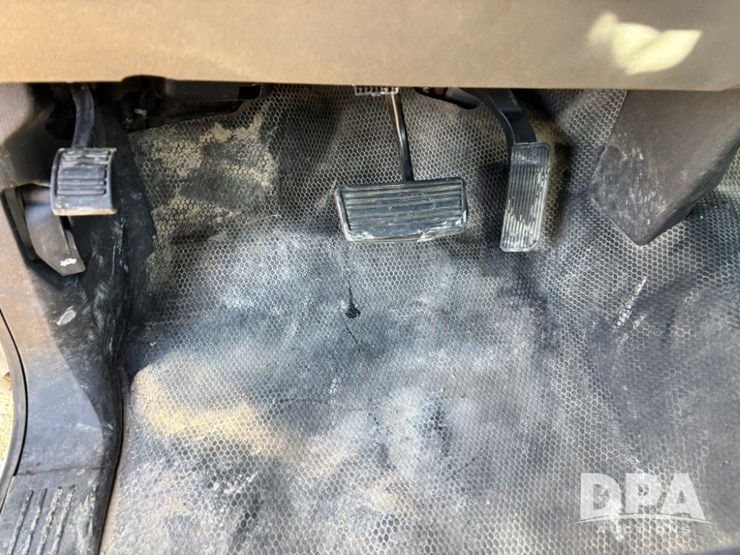 2013-chevrolet-3500hd-image-67