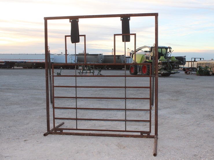 #4354-•-7'-wide-freestanding-atv-gate-image-1