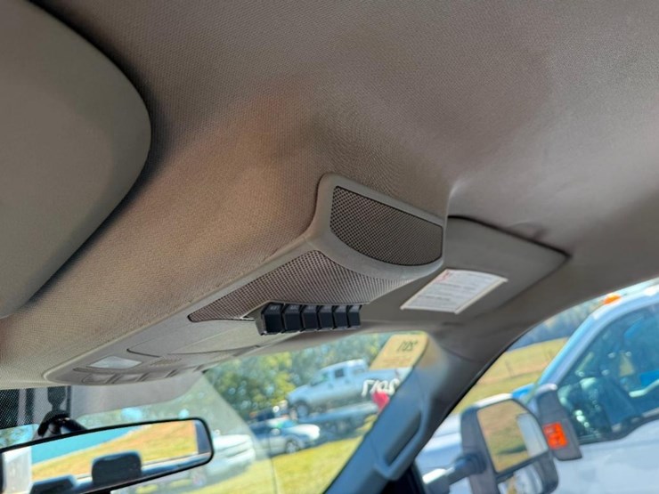 2017-ford-f350-xl-image-18