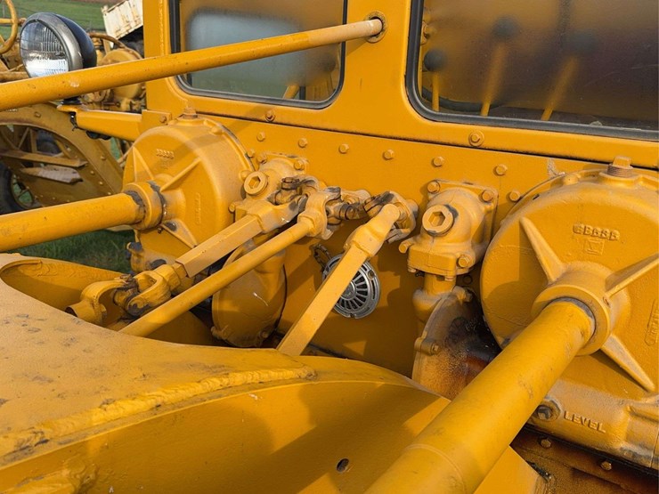 1937-caterpillar-no.-212-motor-grader-image-22