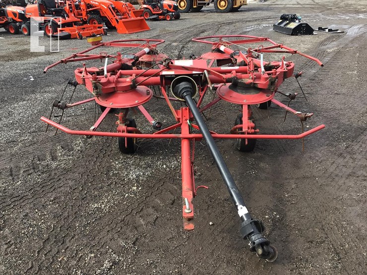 new-holland-169-image-1