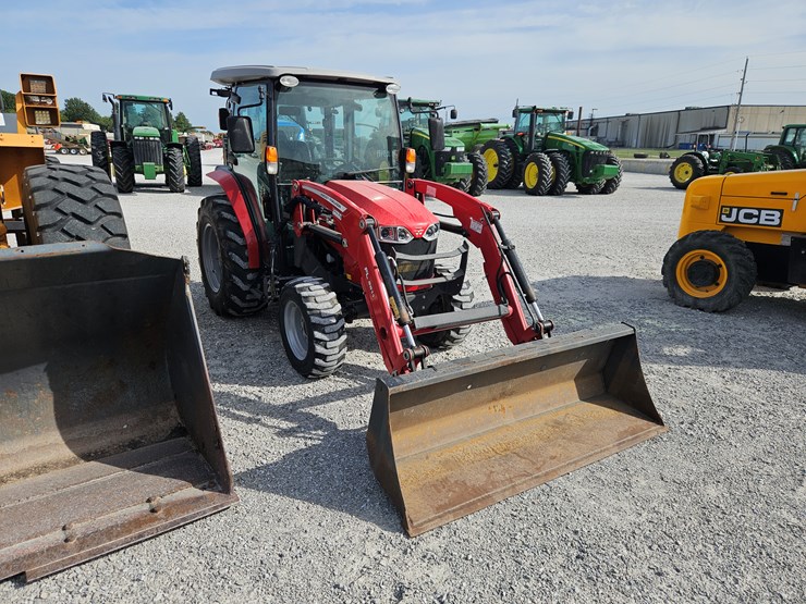 2021-massey-ferguson-1835m-image-25