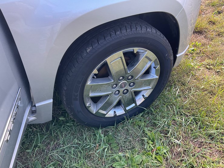 2015-gmc-acadia-image-8