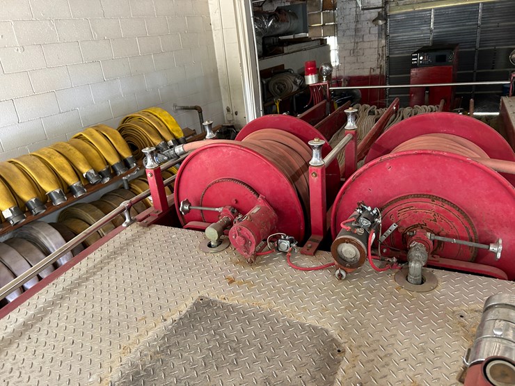 #22556-•-howe-load-star-1800-s/a-daycab-fire-truck-d0532ghb25589-image-35