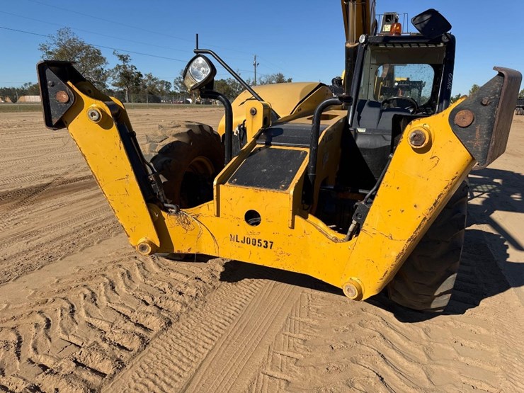 2017-caterpillar-tl943d-image-9