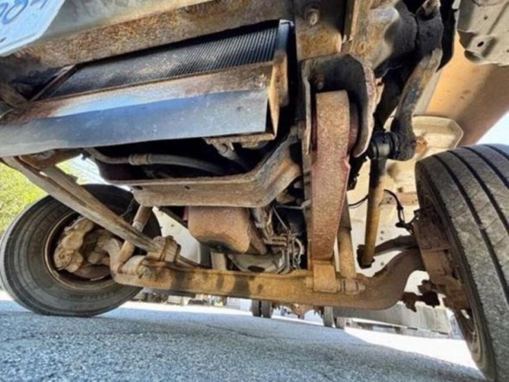 2010-hino-258-image-27