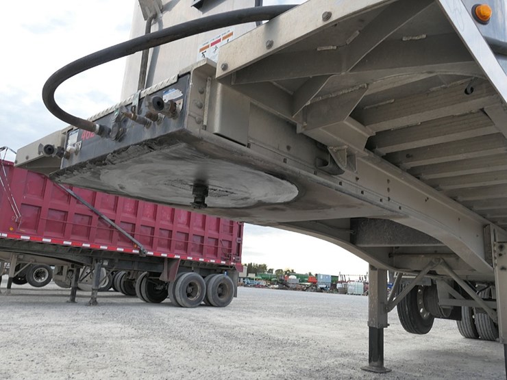 2019-genesis-34'-x-96"-image-23