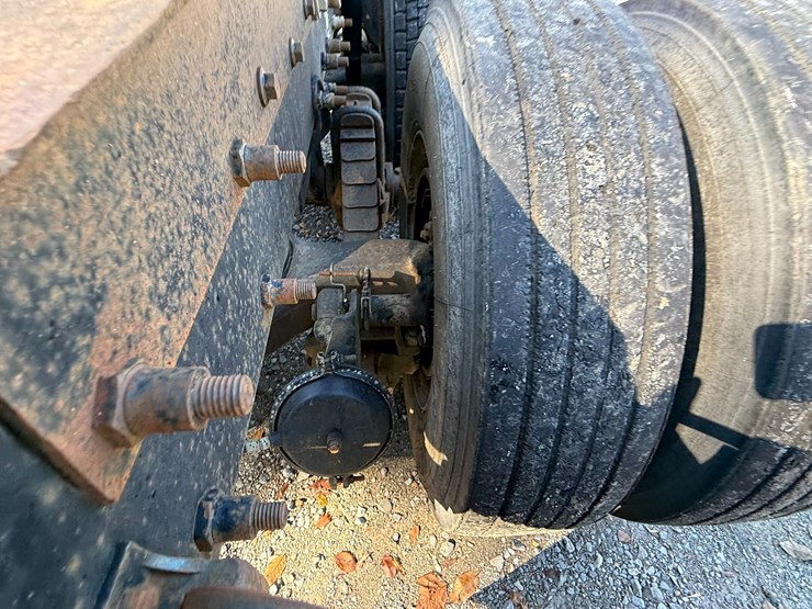 1995-mack-ch613-image-28