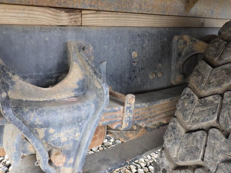 2011-ford-f650-image-23