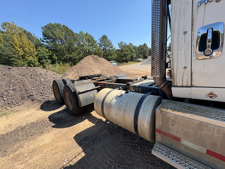 #22534-•-2014-freightliner-prostar-lf-687-t/a-daycab-truck-tractor-vin:-1hsdjsnr4eh099715-image-12