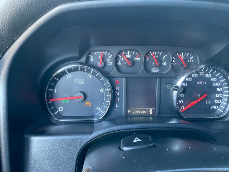 2017-chevrolet-silverado-image-15