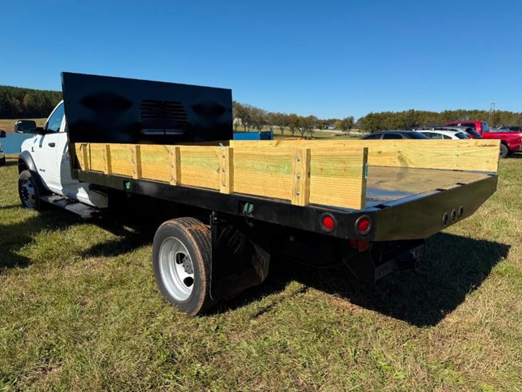 2020-dodge-ram-5500-image-5