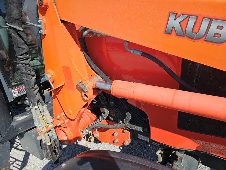 2013-kubota-m135gx-image-6