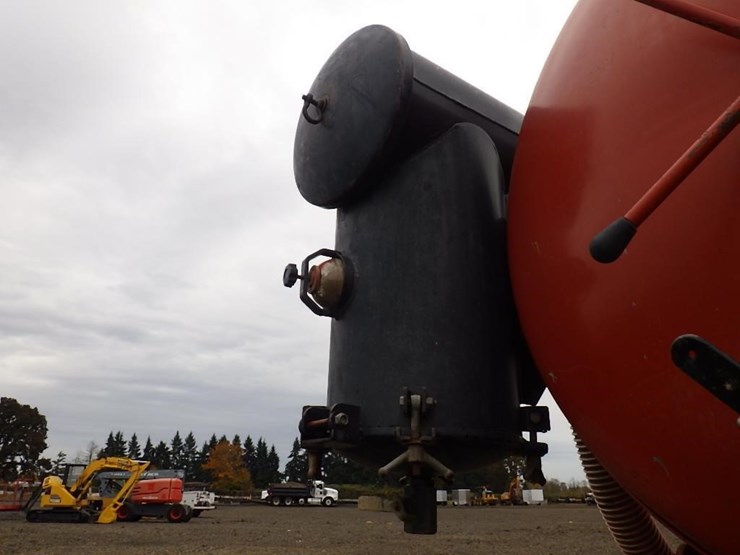 2011-ford-f650-image-12