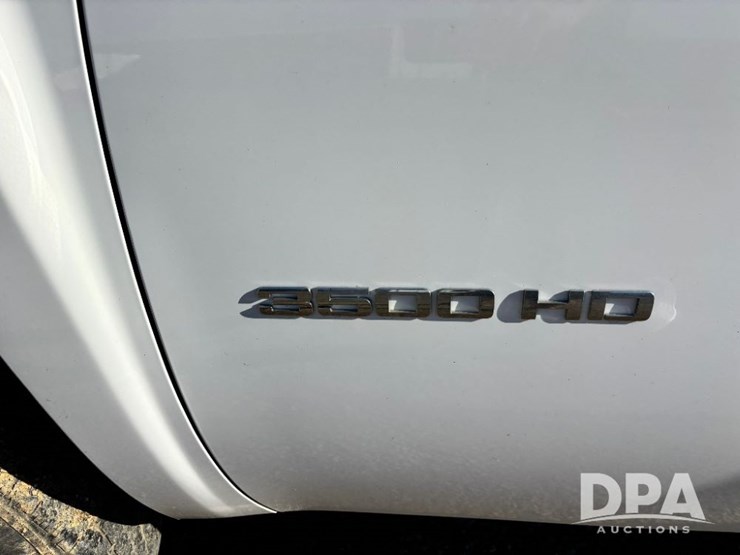 2013-chevrolet-3500hd-image-23