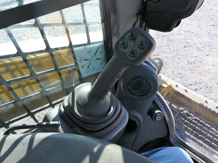 2016-caterpillar-259d-image-27