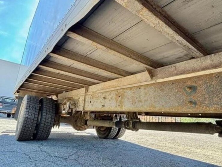 2010-hino-258-image-36