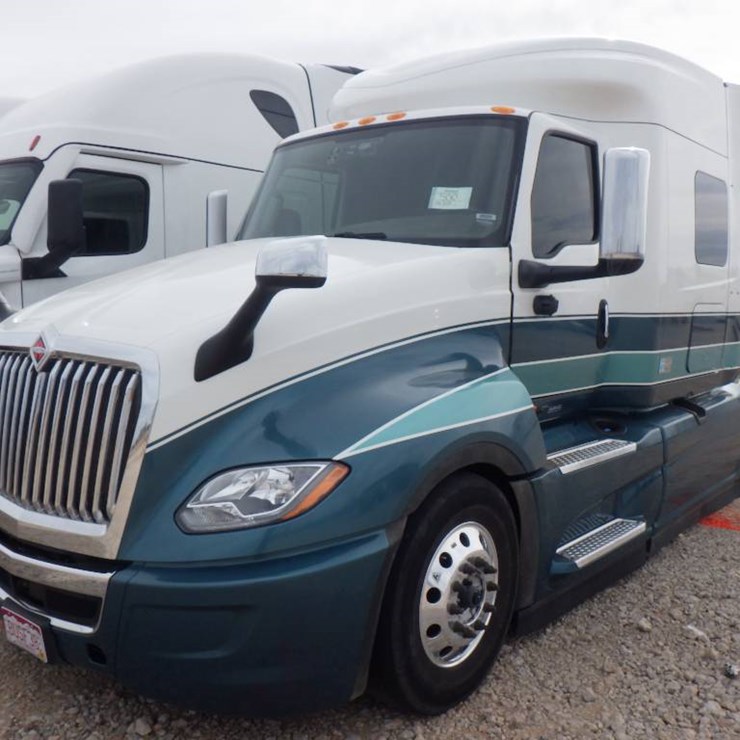 2024 INTERNATIONAL LT