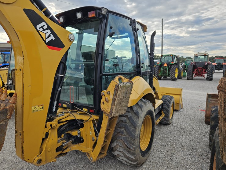 caterpillar-420f-image-23