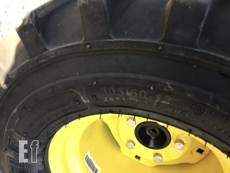 2018-john-deere-1025r-image-24